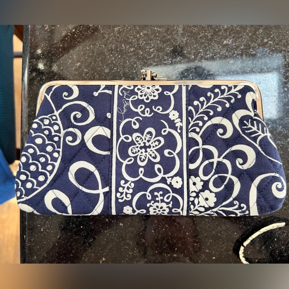 3 Vera Bradley Clutch Wallets and small Wristlet - Picture 8 of 13